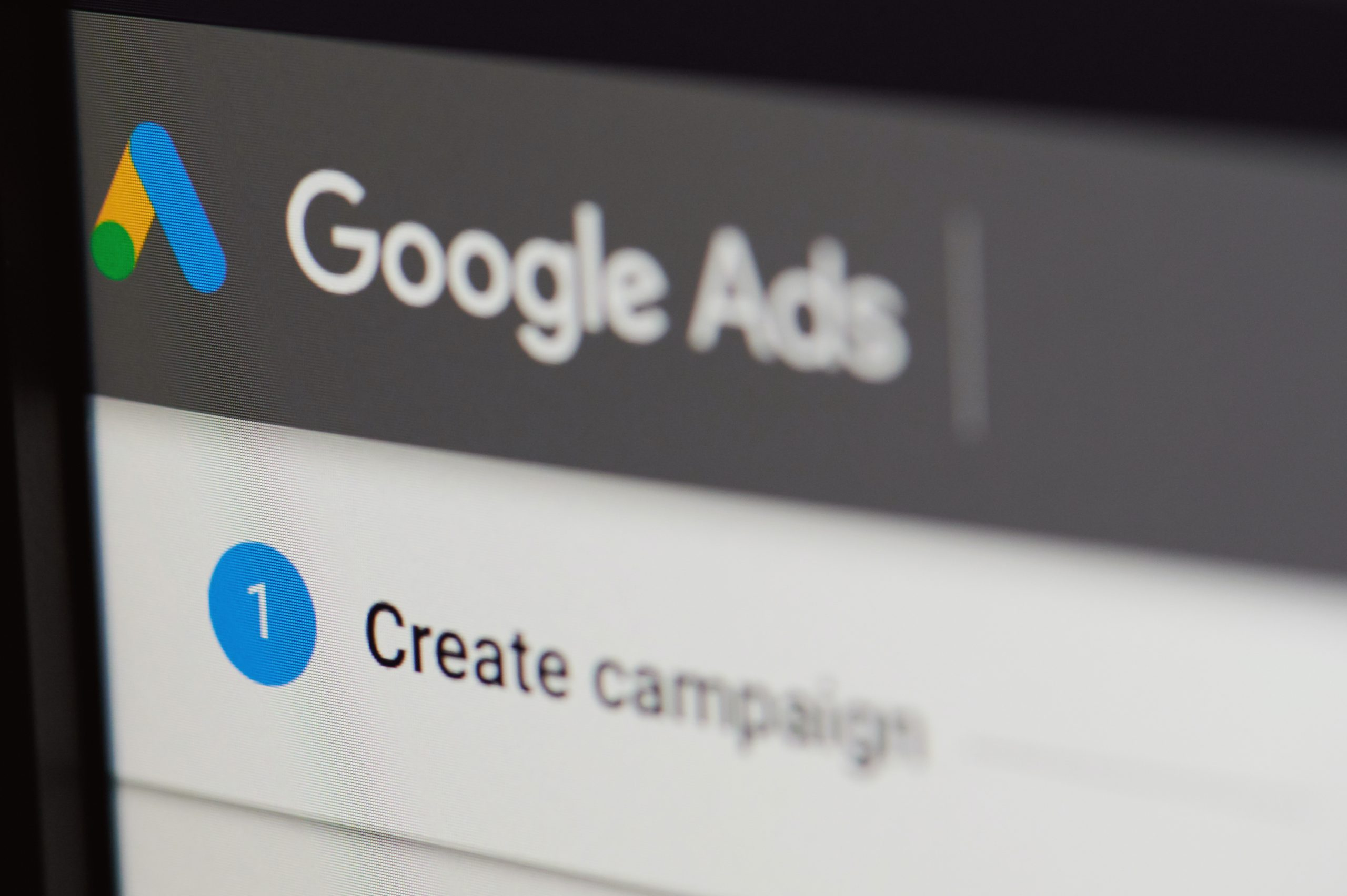 Interfaz de Google Ads — crear campaña para médicos en Tijuana